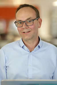 Dr. Matthias Hebbel